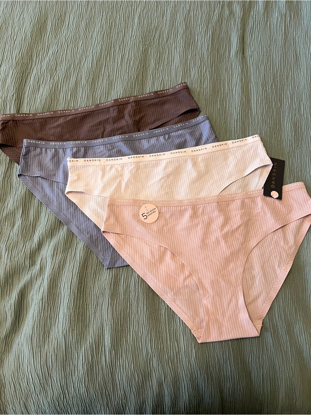 NWOT Danskin Ribbed Bikini Briefs Set